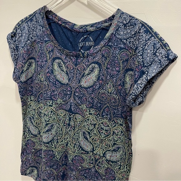 Lucky Brand Paisley Split Back Tee in Navy Size Small - Picture 3 of 11